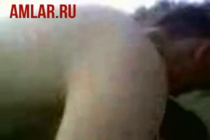 Зрелая узбечка жестко трахнулась в анал на природе